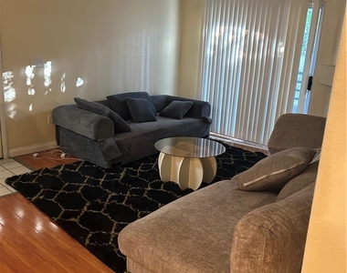5415 W Harmon Avenue - Photo Thumbnail 2