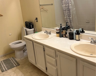 5415 W Harmon Avenue - Photo Thumbnail 9