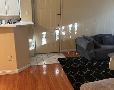 5415 W Harmon Avenue - Photo Thumbnail 1