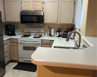 5415 W Harmon Avenue - Photo Thumbnail 8