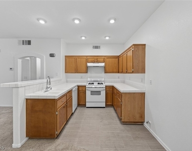 2201 Ramsgate Drive - Photo Thumbnail 12