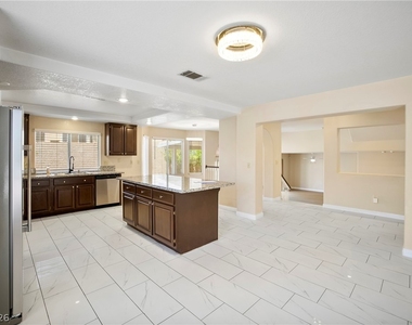3775 Emerald Bay Circle - Photo Thumbnail 7