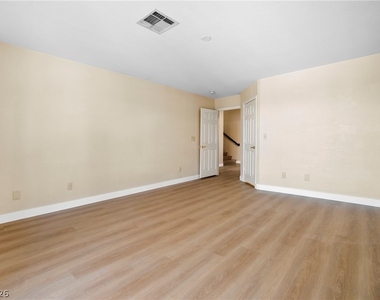 3775 Emerald Bay Circle - Photo Thumbnail 28