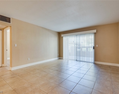1900 Villa Palms Court - Photo Thumbnail 3
