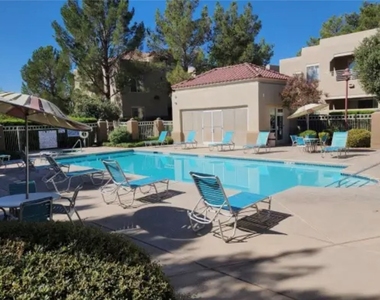 1900 Villa Palms Court - Photo Thumbnail 14