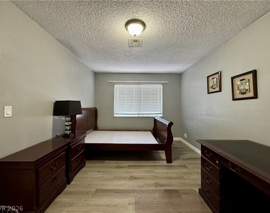 6224 Meadowhaven Lane - Photo Thumbnail 11