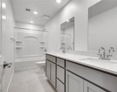 10728 Rhinehill Avenue - Photo Thumbnail 10