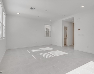 10728 Rhinehill Avenue - Photo Thumbnail 3