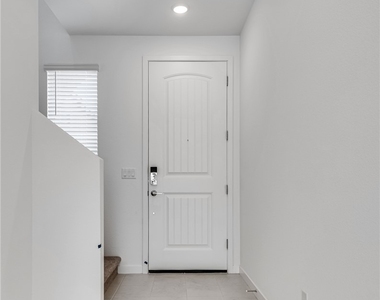 10728 Rhinehill Avenue - Photo Thumbnail 5