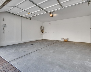 10728 Rhinehill Avenue - Photo Thumbnail 13
