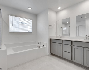 10728 Rhinehill Avenue - Photo Thumbnail 7