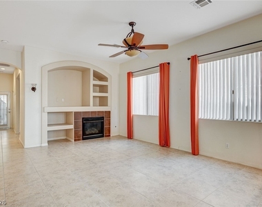 9197 Grey Pebble Court - Photo Thumbnail 4