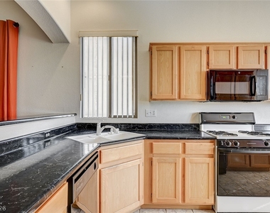 9197 Grey Pebble Court - Photo Thumbnail 16