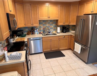 4564 Stoneledge Lane - Photo Thumbnail 7