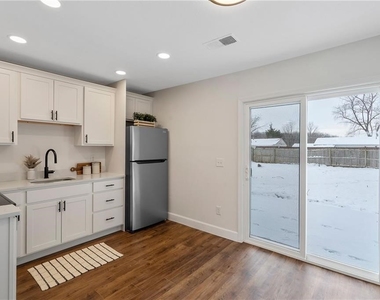 7891 Areopagitica Avenue - Photo Thumbnail 8