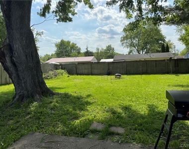 7891 Areopagitica Avenue - Photo Thumbnail 25