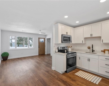 7891 Areopagitica Avenue - Photo Thumbnail 7