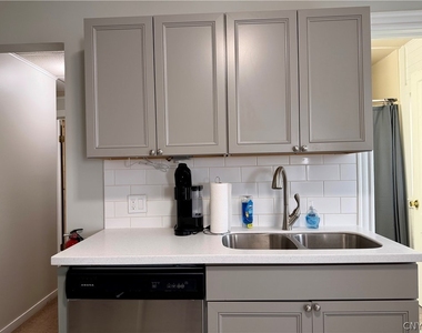 10 Maple Avenue - Photo Thumbnail 1