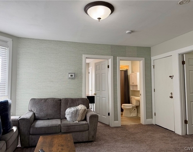10 Maple Avenue - Photo Thumbnail 4