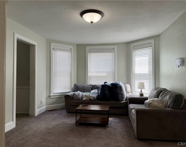 10 Maple Avenue - Photo Thumbnail 3