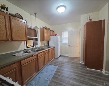 517 Garfield Avenue - Photo Thumbnail 5