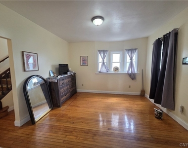 517 Garfield Avenue - Photo Thumbnail 1