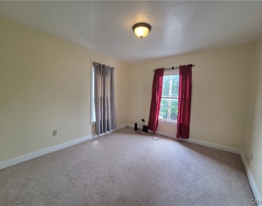 517 Garfield Avenue - Photo Thumbnail 13