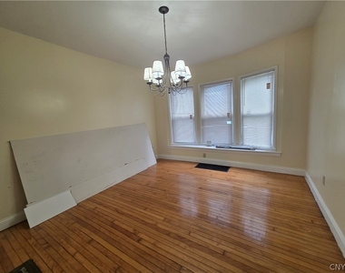 517 Garfield Avenue - Photo Thumbnail 8