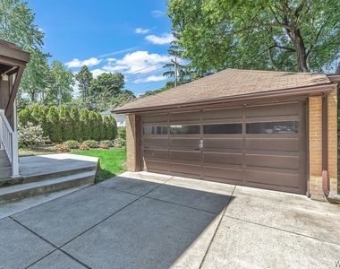 69 Berryman Drive - Photo Thumbnail 29