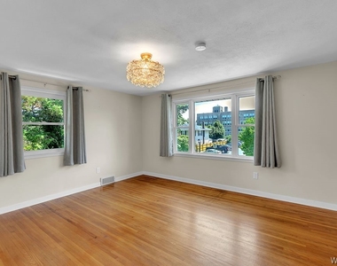 69 Berryman Drive - Photo Thumbnail 23