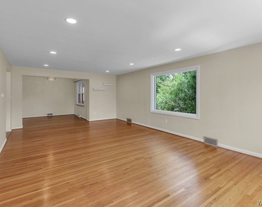 69 Berryman Drive - Photo Thumbnail 4