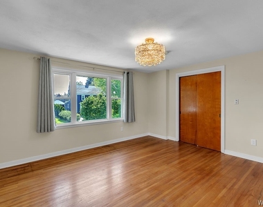 69 Berryman Drive - Photo Thumbnail 24