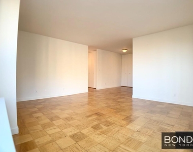 West 87th Street - Photo Thumbnail 1