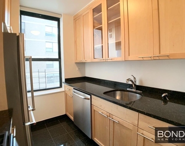 West 87th Street - Photo Thumbnail 2