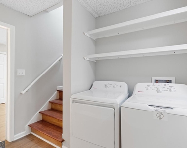 3418 Rose Arbor Court - Photo Thumbnail 8