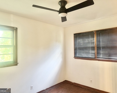 1569 Rock Cut Road - Photo Thumbnail 3