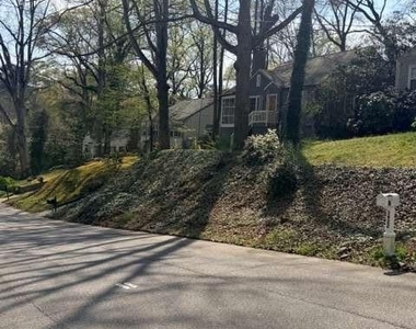 1923 Thompson Avenue - Photo Thumbnail 1