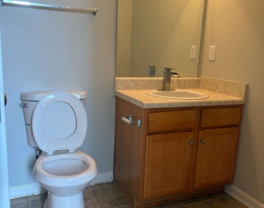 122 Remington Place Drive - Photo Thumbnail 14