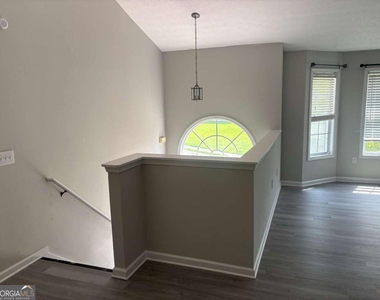 122 Remington Place Drive - Photo Thumbnail 5