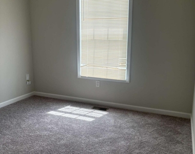 122 Remington Place Drive - Photo Thumbnail 10