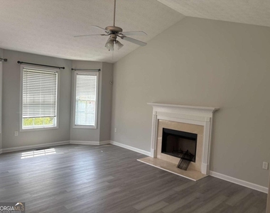 122 Remington Place Drive - Photo Thumbnail 3