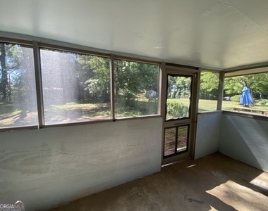 205 Auburn Avenue - Photo Thumbnail 8
