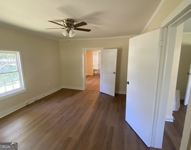 205 Auburn Avenue - Photo Thumbnail 5