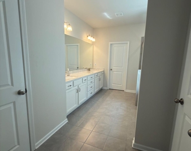 5270 Woodline View Circle - Photo Thumbnail 8