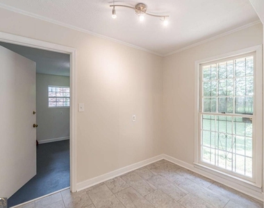 3213 Bobbie Lane - Photo Thumbnail 9