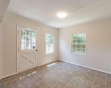 3213 Bobbie Lane - Photo Thumbnail 13