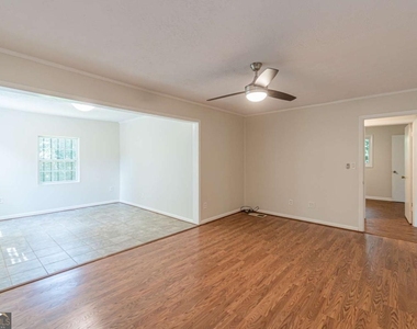 3213 Bobbie Lane - Photo Thumbnail 11