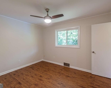 3213 Bobbie Lane - Photo Thumbnail 19