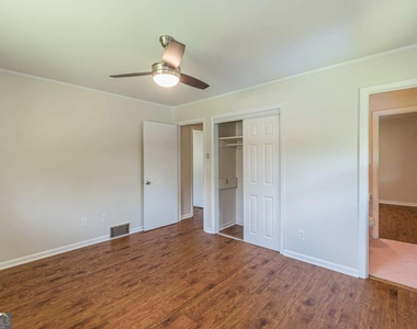 3213 Bobbie Lane - Photo Thumbnail 17