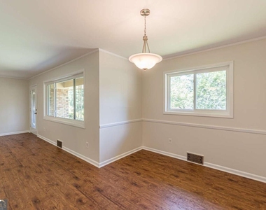 3213 Bobbie Lane - Photo Thumbnail 5